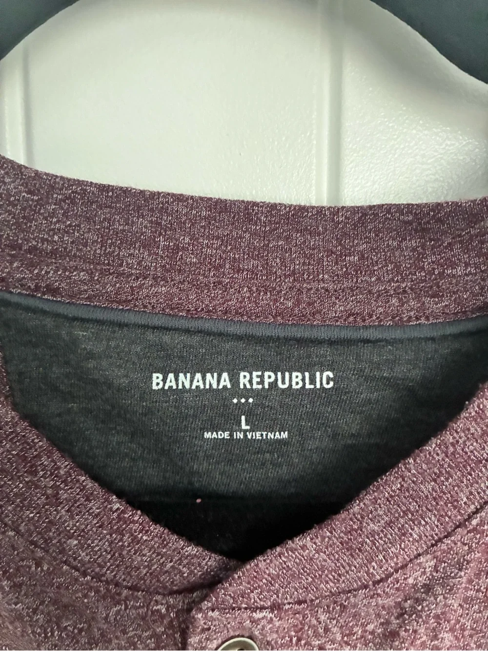 Banana Republic Men’s Maroon/Burgundy Raglan Henley Long-Sleeve Shirt